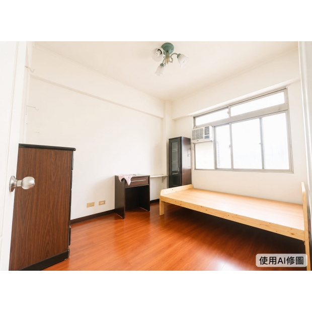 次臥.jpg