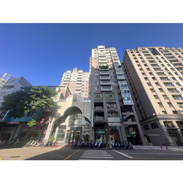 大樓外觀-2.JPG